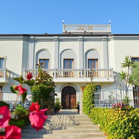 Hotel Villa Cerelis Diamante Bagian luar foto