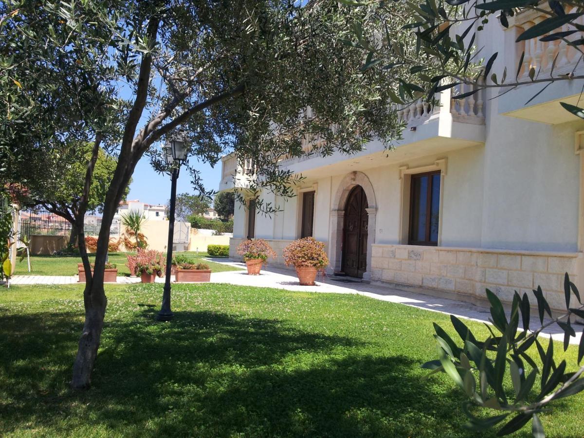 Hotel Villa Cerelis Diamante Bagian luar foto