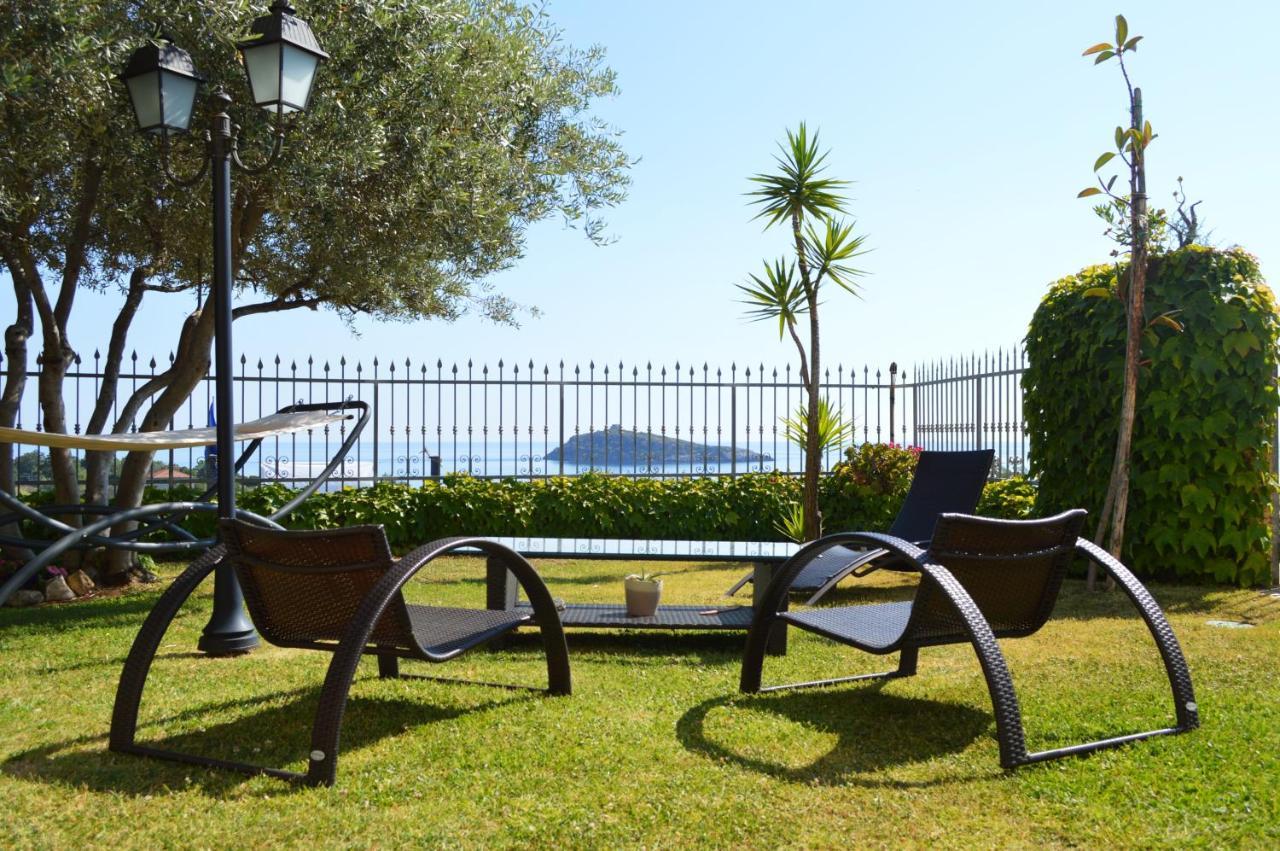 Hotel Villa Cerelis Diamante Bagian luar foto